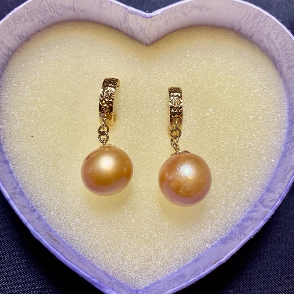 ♥️ SALE✅  SOUTH SEA GOLDEN PEARL IN 18 karats GOLD DANGLING EARRINGS ♥️ - Picture 1 of 10